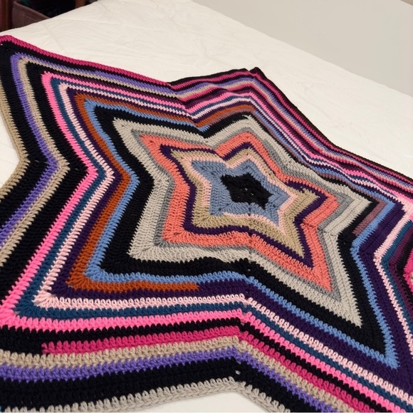 NWT Handmade Crochet Star Blanket 44” - Picture 2 of 8